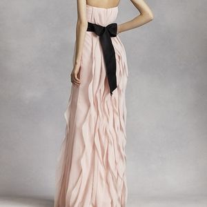🌸 Vera Wang 🌸 Strapless Chiffon dress